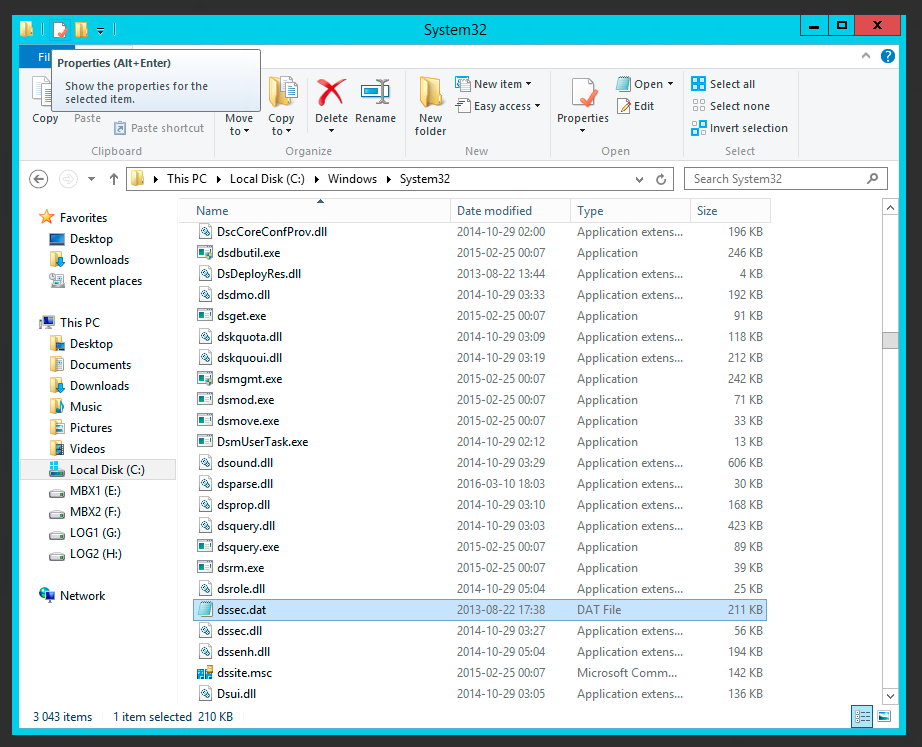 Eksplorator Windows otwarty w C:\\Windows\\System32 z widocznym plikiem dssec.dat
